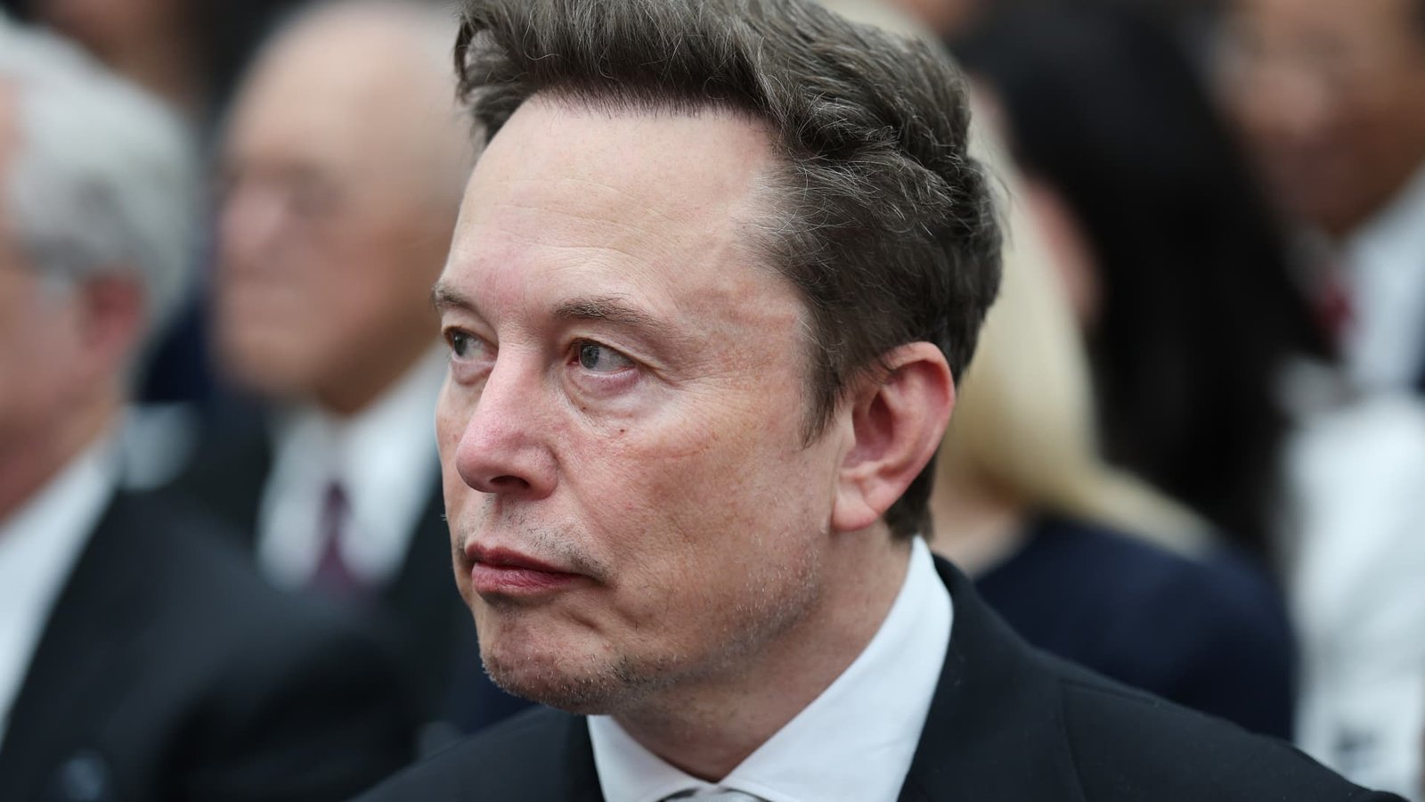 SpaceX cierra una emisión de deuda de 40,000 M USD para comprar chips de IA