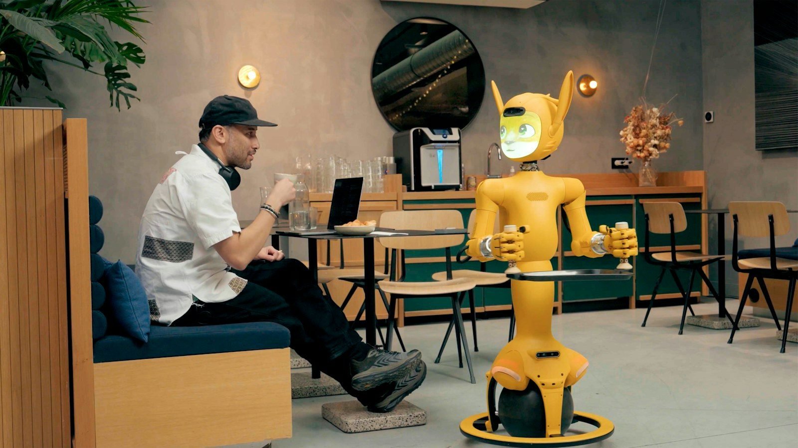 China presenta robots biónicos ultrarealistas: desde $16,700 con más de 13,000 preventas