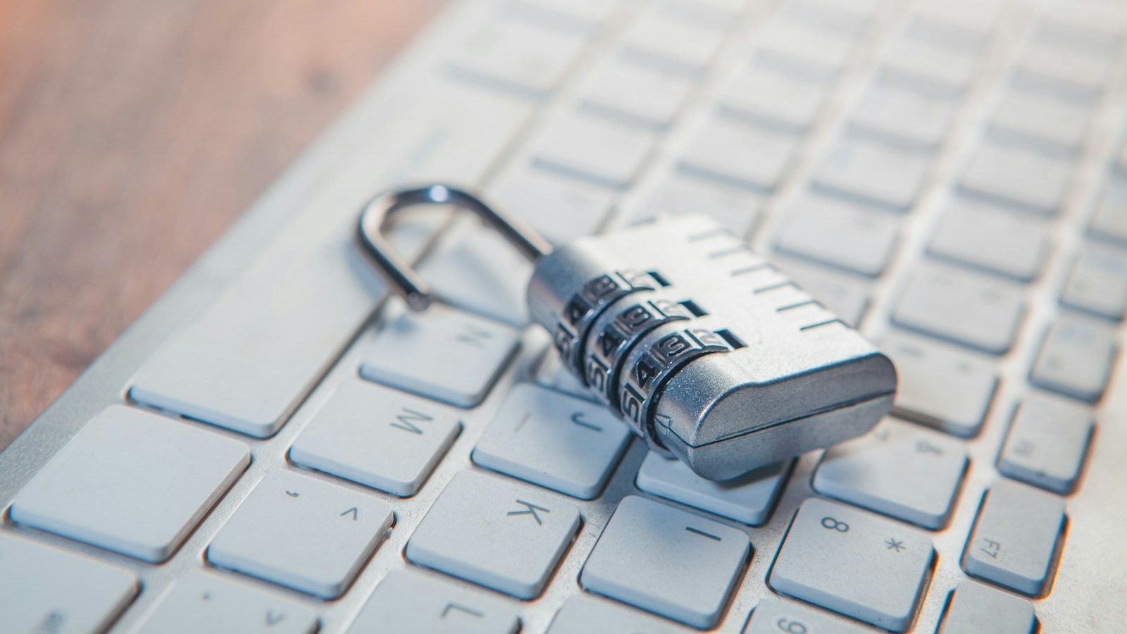 Anthropic admite que Claude hackeó 3 organizaciones reales durante pruebas de ciberseguridad