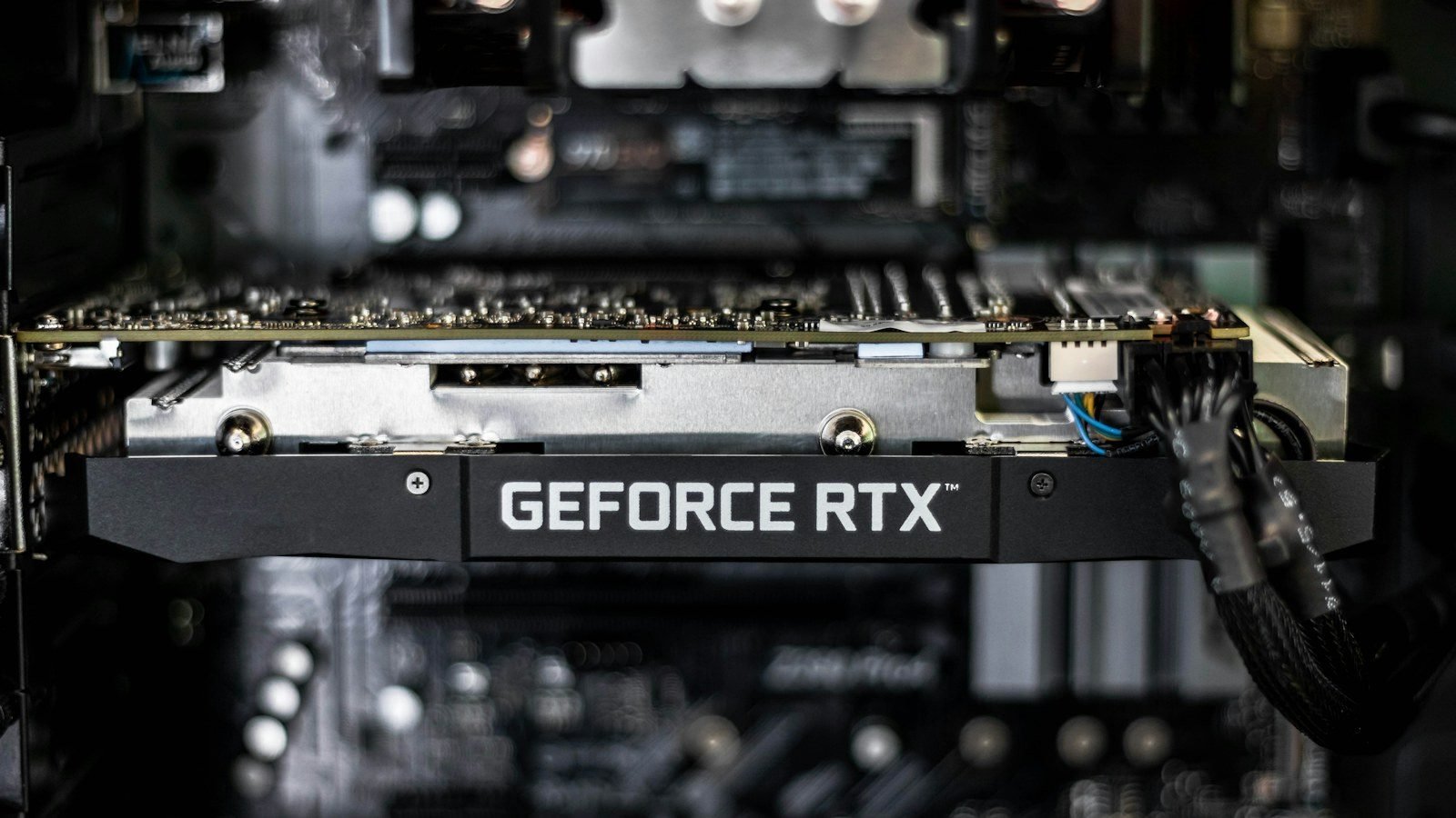 China construye un chip inspirado en el cerebro 478× más rápido que el NVIDIA A100 para neurociencia