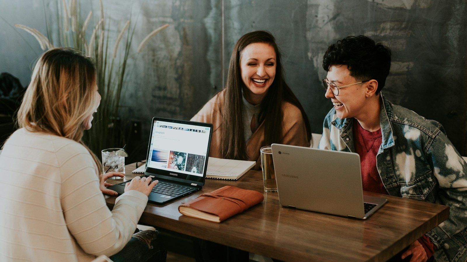 Harvard Business School lanza 'clones' de IA de sus profesores para emprendedores