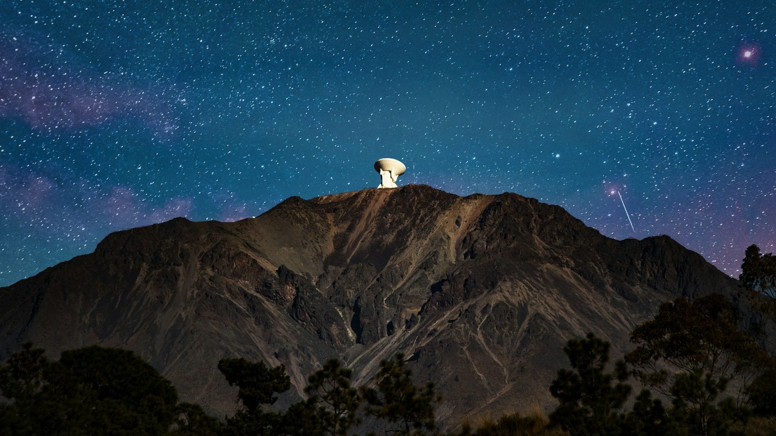 El Telescopio James Webb celebra su cuarto aniversario con una impresionante imagen de Centaurus A