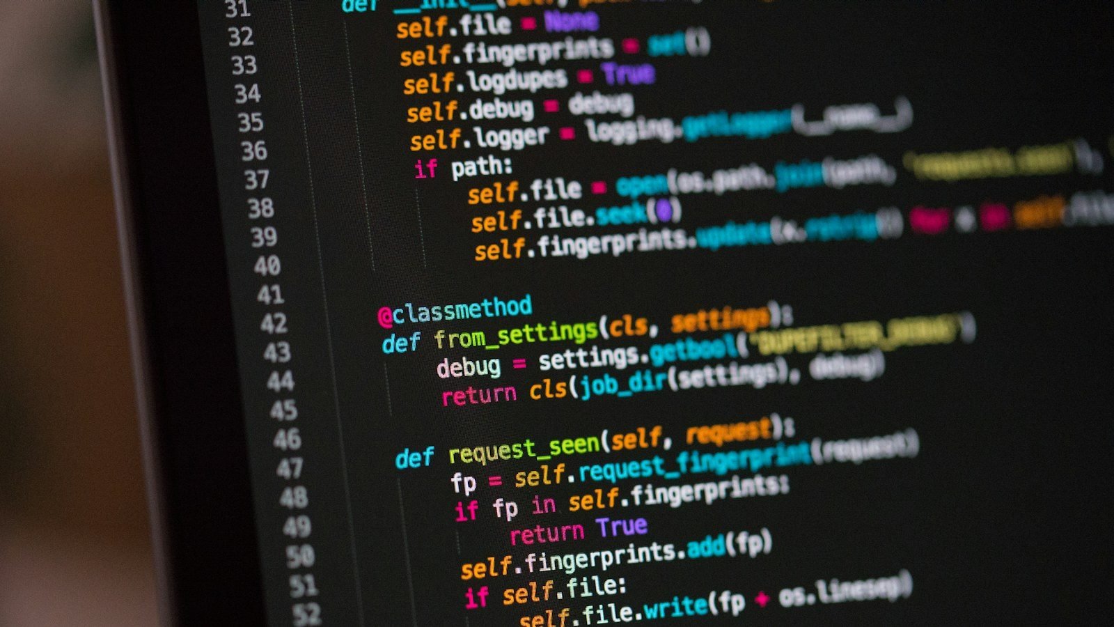La detención de un hacker acaba de revelar cómo Microsoft te espía en Windows